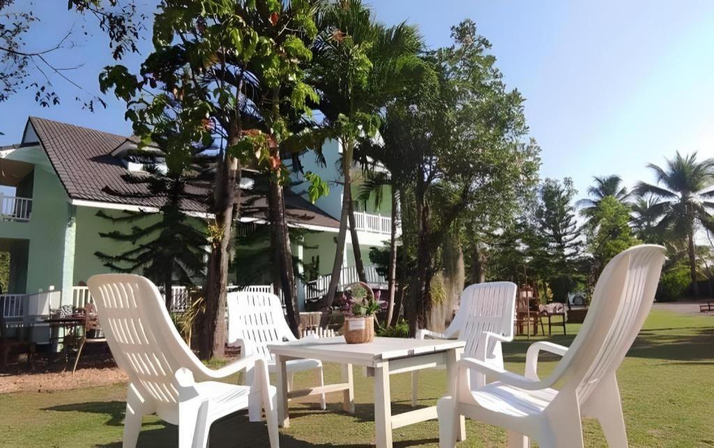 Charisma Resort Suan Phueng Exterior foto
