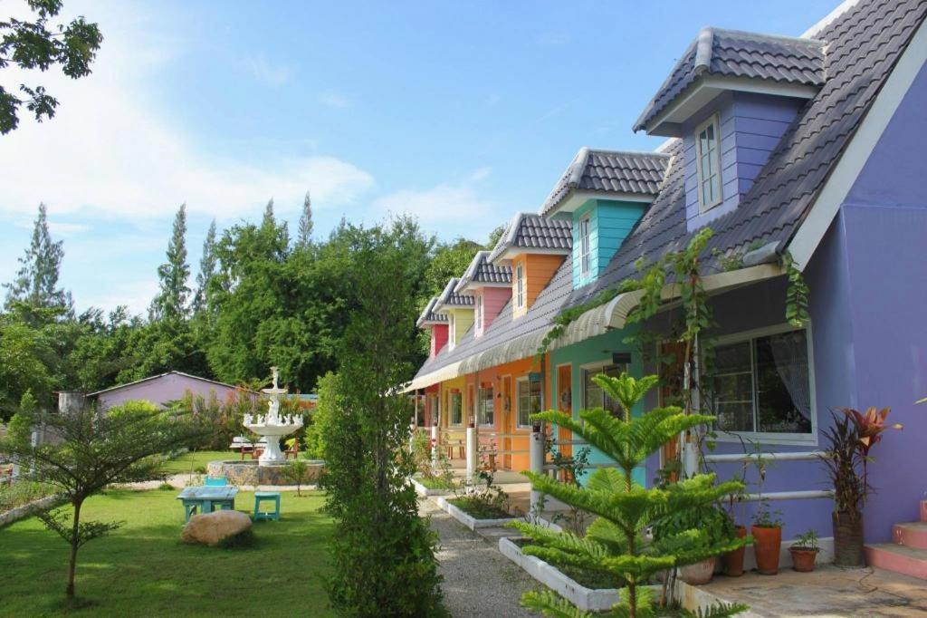Charisma Resort Suan Phueng Exterior foto